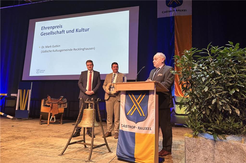 Auszeichnungen und Ehre für die geleistete ehrenamtliche Arbeit gab es am Samstagabend beim Neujahrsempfang der Stadt Castrop-Rauxel in der Europahalle.