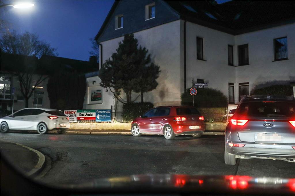 Hoffnung für Hacheney: 2024 soll an der B 54 endlich abgerissen werden Auf der Abfahrt der B54 in Hacheney staut sich der Verkehr.