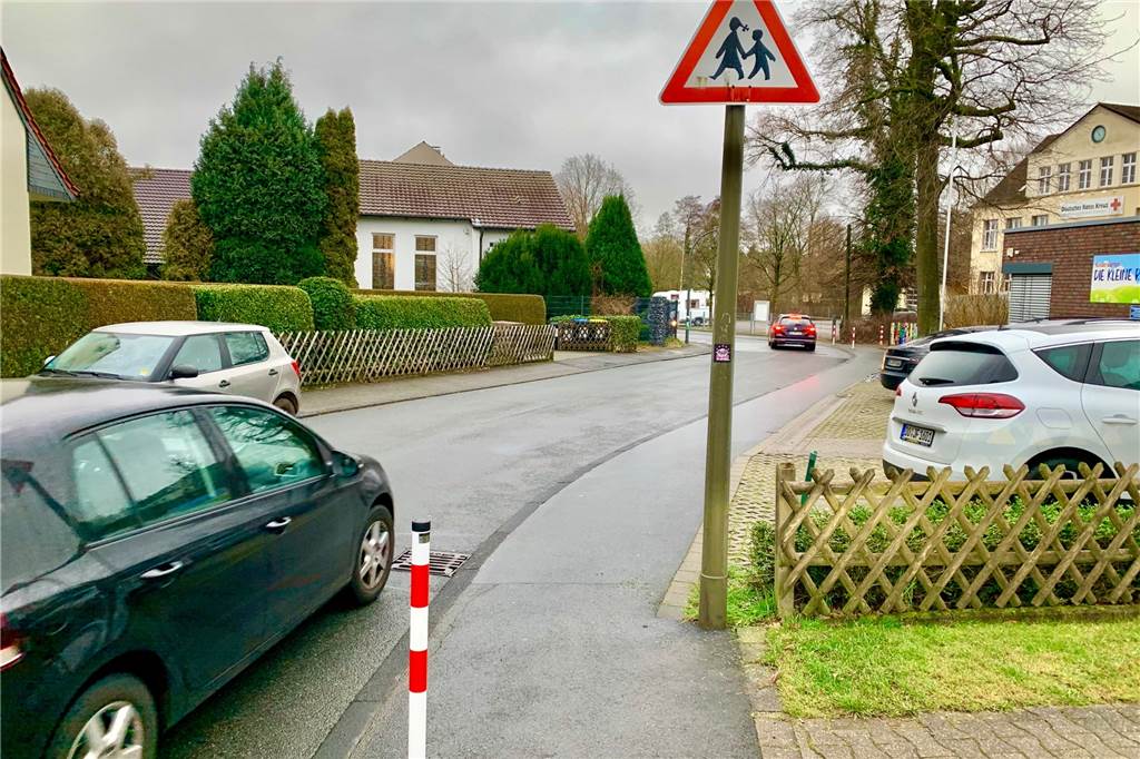 Anliegerschild entfacht Nachbarschafts-Streit in Dortmund Autofahrer nutzen die Straße als Schleichweg.