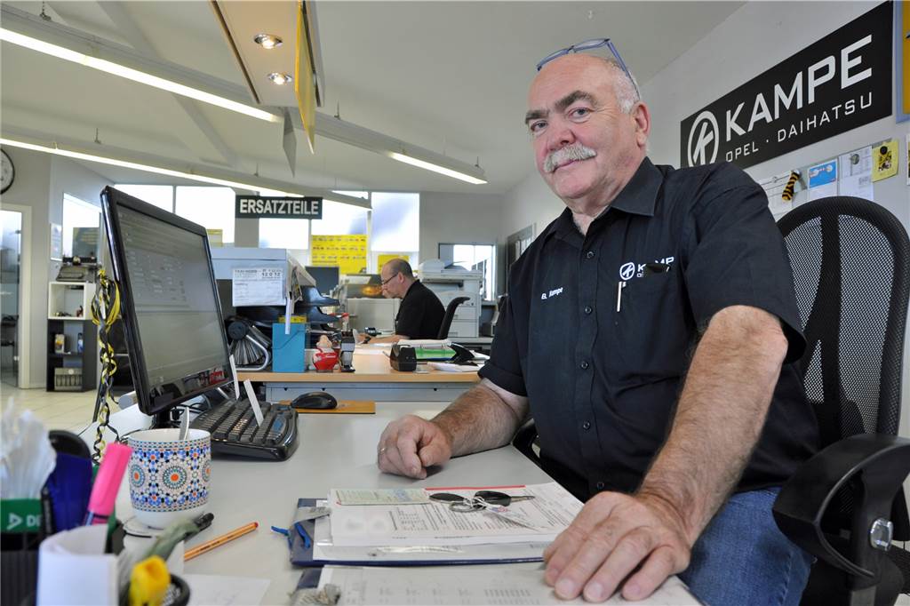 Coronavirus: Gerüchte erschweren die Arbeit bei den Dienstleistern in Castrop-Rauxel Autohaus-Chef Bernhard Kampe stellt den Bring- und Abhol-Service für Kunden ein. Im Zuge von Corona sei das einfach notwendig.