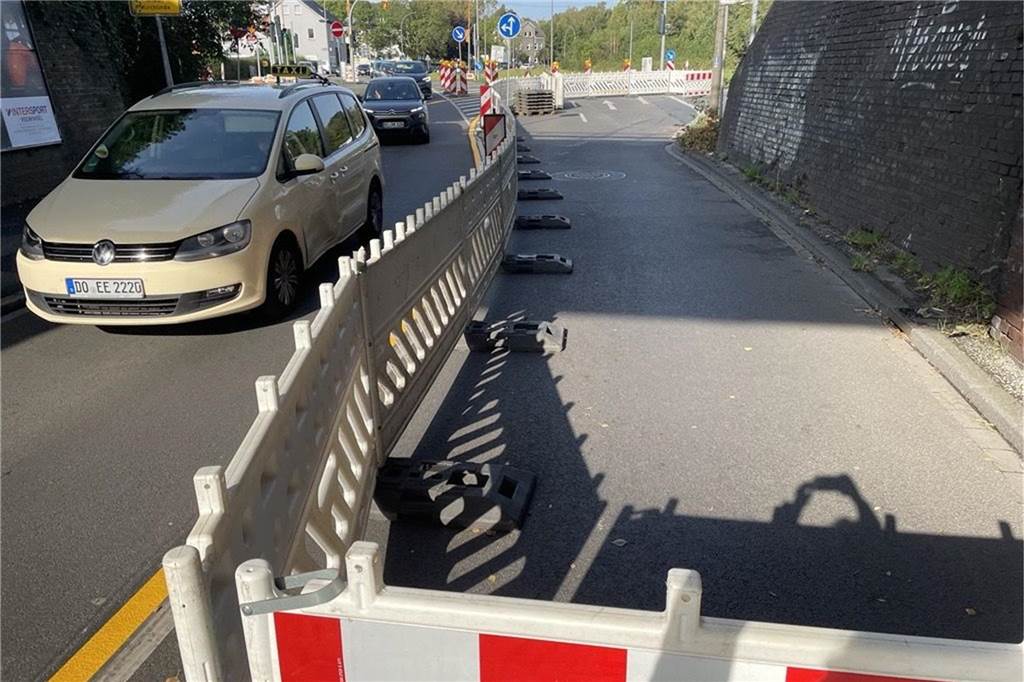 Wegen Baustelle am Bärenbruch drohen lange Rückstaus rund um die OWIIIa Auf dem Bärenbruch in Dortmund-Marten gibt es eine große Baustelle.