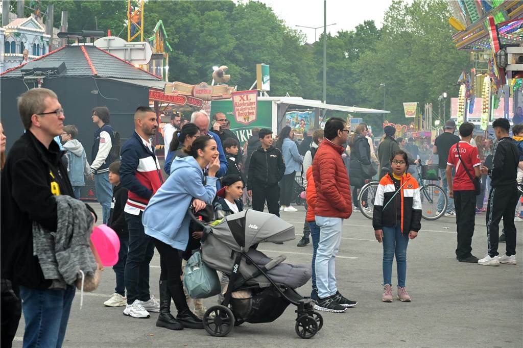 Autoscooter-Rennen, Ausflüge in die Luft oder einfach nur eine Runde im kleinen Karussell: Die Himmelfahrtskirmes in Lünen 2023 wurde wieder gut besucht.
