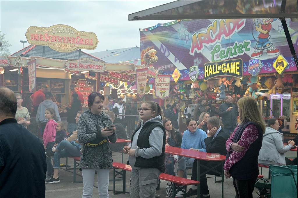 Autoscooter-Rennen, Ausflüge in die Luft oder einfach nur eine Runde im kleinen Karussell: Die Himmelfahrtskirmes in Lünen 2023 wurde wieder gut besucht.