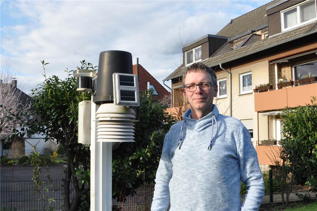 Kann der verregnete Winter in Castrop-Rauxel einem Hitzesommer vorbeugen? Axel Kiefer betreibt seit 25 Jahren eine eigene Wetterstation in Henrichenburg.