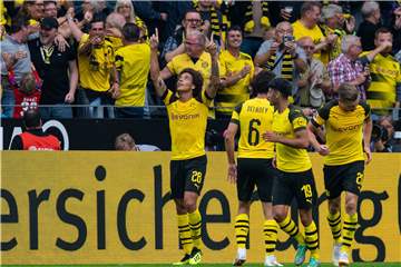 Axel Witsel (l.) traf per Fallrückzieher zum 3:1.