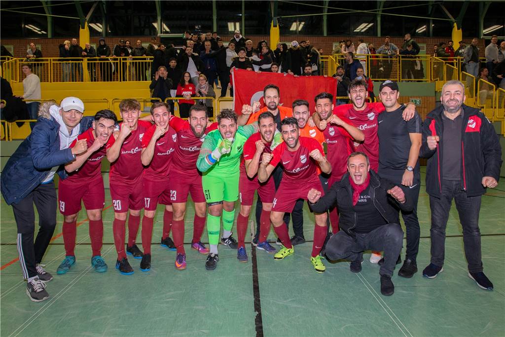 Das sind die (fiktiven) Wettquoten auf den Titelgewinner der Hallenfußball-Stadtmeisterschaft Ay Yildiz Derne.