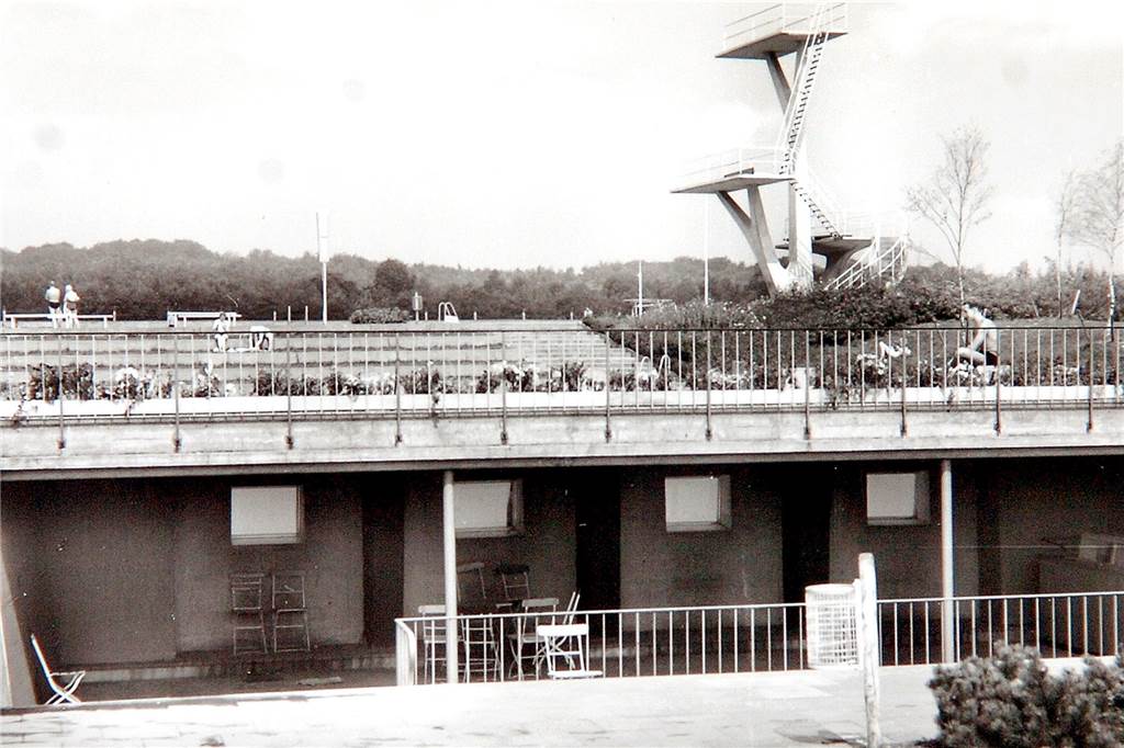 Badebetrieb im Freibad im Jahr 1982.