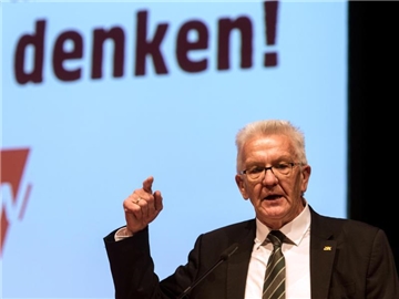 Baden-Württembergs Ministerpräsident Winfried Kretschmann erreichte 2016 mit seinen Grünen bei der Landtagswahl sagenhafte 30,3 Prozent. Foto: Patrick Seeger