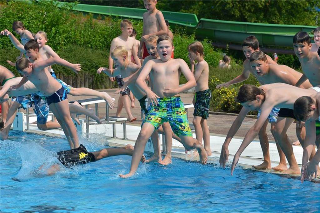 Corona-Auflagen für Freibäder: Welches Bad kann überhaupt öffnen? Badespaß im Freibad Cappenberg wird demnächst ganz anders aussehen als hier.