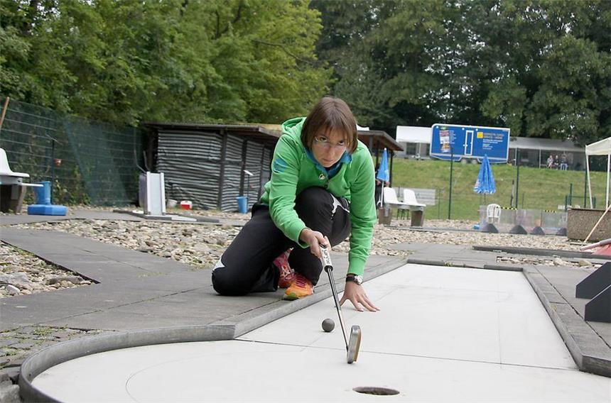 Blendermann: "Rechnung mit Schweiz offen" Bahnengolf-Weltmeisterin Stefanie Blendermann sieht die Qualitäten eines Spitzenspielers in Schlag-Gefühl, versiertem Umgang mit dem Material sowie dem Hang zum Perfektionismus.