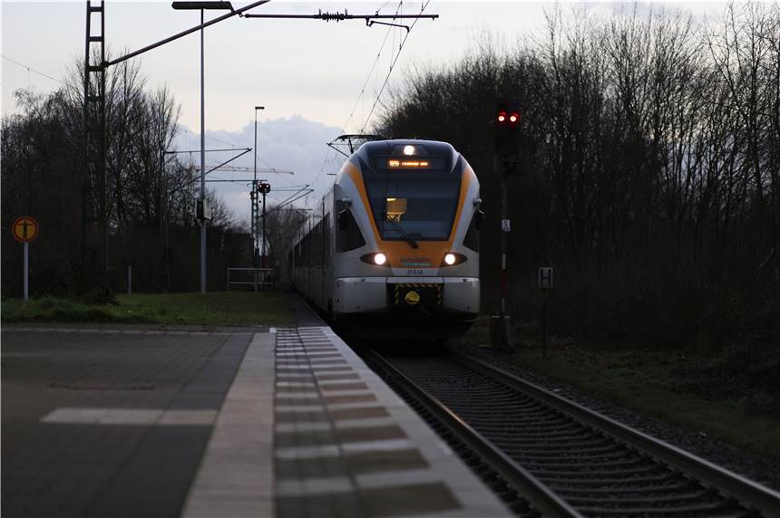 Busse statt Bahnen: Eurobahn fällt ab dem 12. November zeitweise aus Bahnreisende müssen ab Montagabend zeitweise auf den Bus umsteigen.