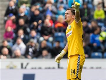 Balazs Megyeri bleibt Stammkeeper bei der SpVgg Greuther Fürth. Foto: Guido Kirchner