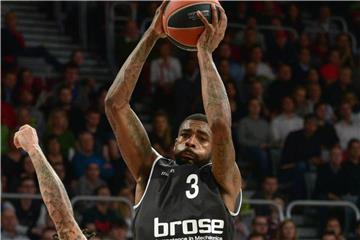 Bambergs Dorell Wright erzielt einen Rebound. Foto: Nicolas Armer