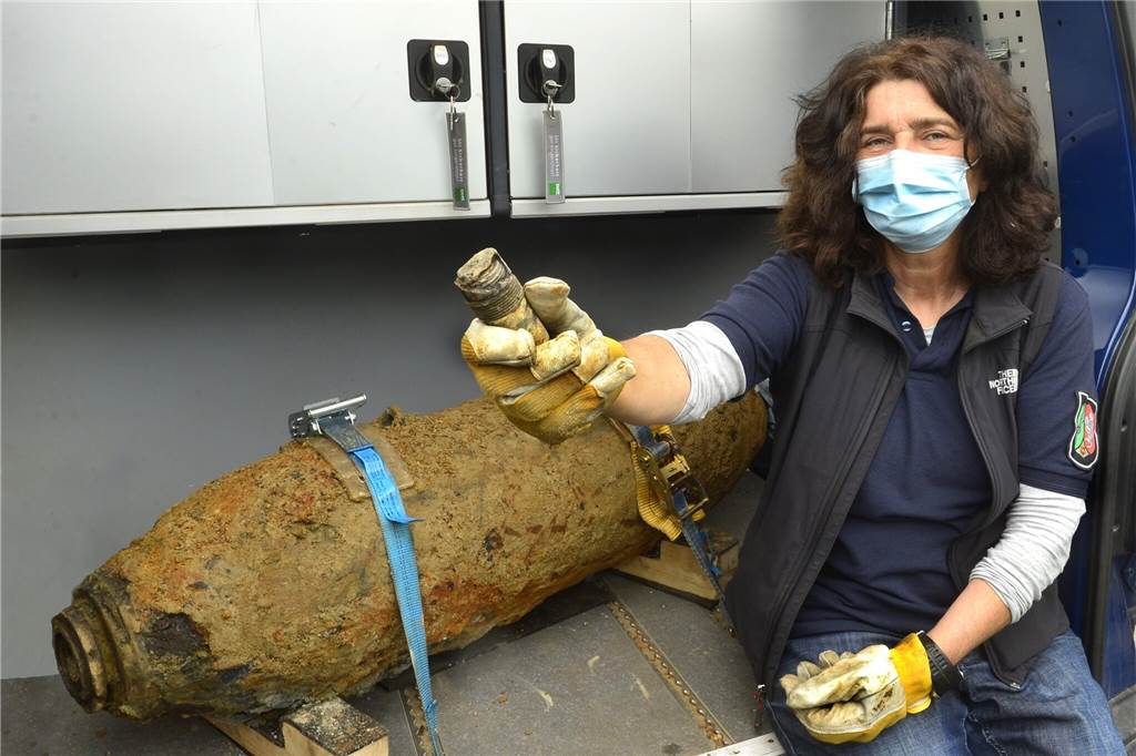 Altendorf-Ulfkotte vor der Komplett-Evakuierung - oder doch nicht? Barbara Bremmer hat vor einigen Wochen eine Bombe in Gladbeck entschärft. Ob die Sprengmeisterin am Mittwoch auch in Altendorf-Ulfkotte einen Blindgänger unschädlich machen muss, ist unklar.