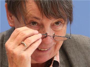 Barbara Hendricks verspricht «die strengsten Regelungen im Bereich Fracking, die es jemals gab». Foto: Wolfgang Kumm/Archiv