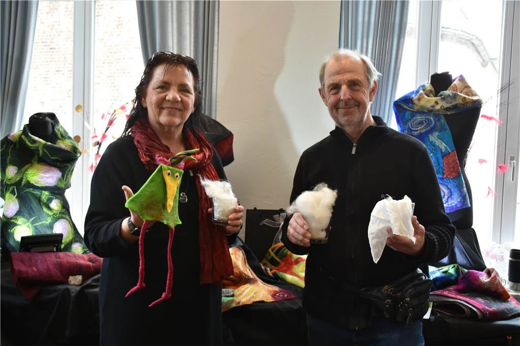 Talente und ihre Werke aus Stoff, Stein und Acryl beleben Haus Wilmers Barbara und Hans-Rainer Kaspar