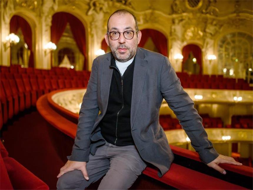 Berliner Opernspektakel - Drei Premieren an einem Wochenende Barrie Kosky bringt in Berlin «Hoffmanns Erzählungen» von Jacques Offenbach (1819-1880) auf die Bühne. Foto: Clemens Bilan