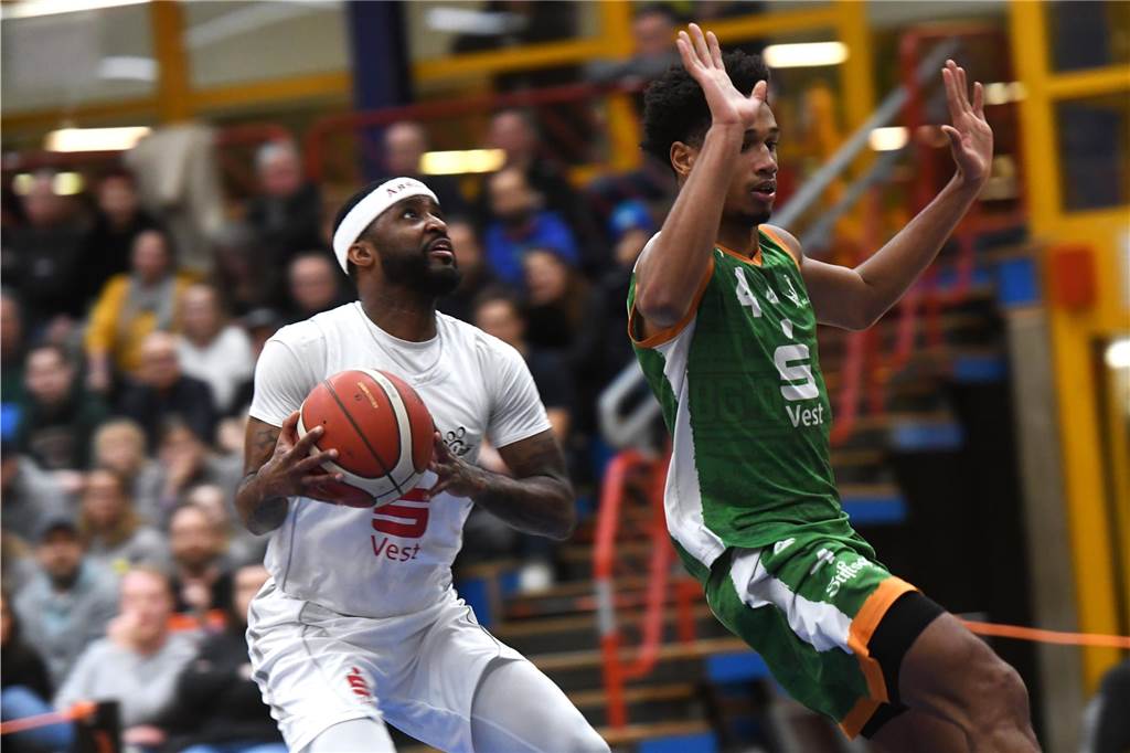 Basketball Regionalliga West, 16. November 2024, Rosa-Parks-Halle, Hertener Löwen - BG Dorsten 77:64.