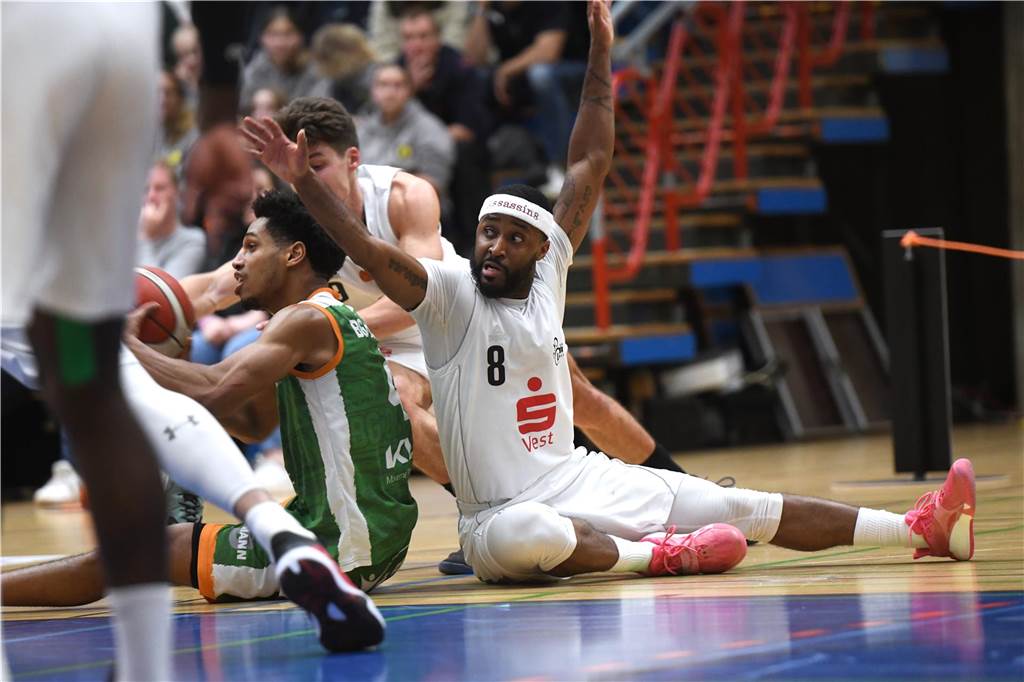 Basketball Regionalliga West, 16. November 2024, Rosa-Parks-Halle, Hertener Löwen - BG Dorsten 77:64.