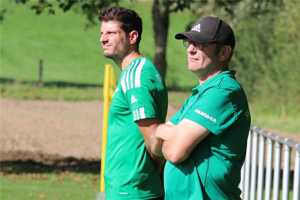 Sportgericht tagt: Hätte Cappenberg das Match in Bausenhagen noch gedreht? Bastian Hoffmann und Uli Neuhaus (r.) vom SV Bausenhagen wollen die drei Punkte aus dem Cappenberg-Match behalten.