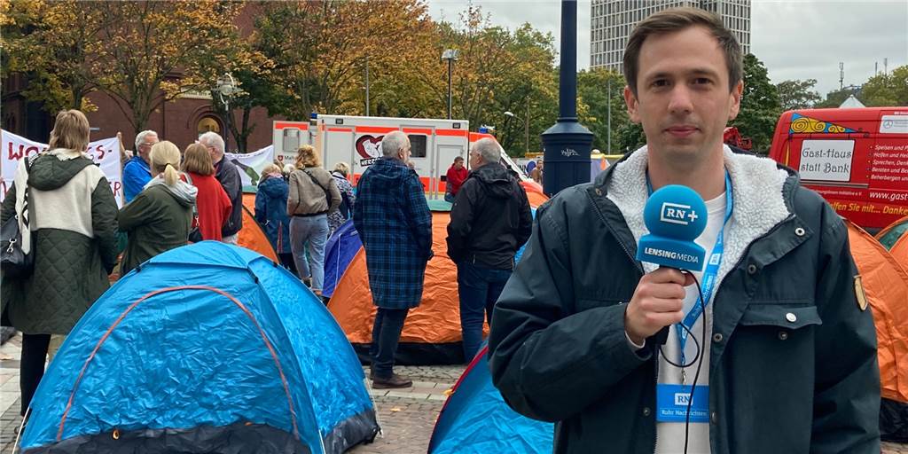 Re-Live-Video: Obdachlosigkeit - Große Zeltstadt mitten in Dortmund aufgeschlagen Bastian Pietsch berichtet aus der Zeltstadt auf dem Friedensplatz.