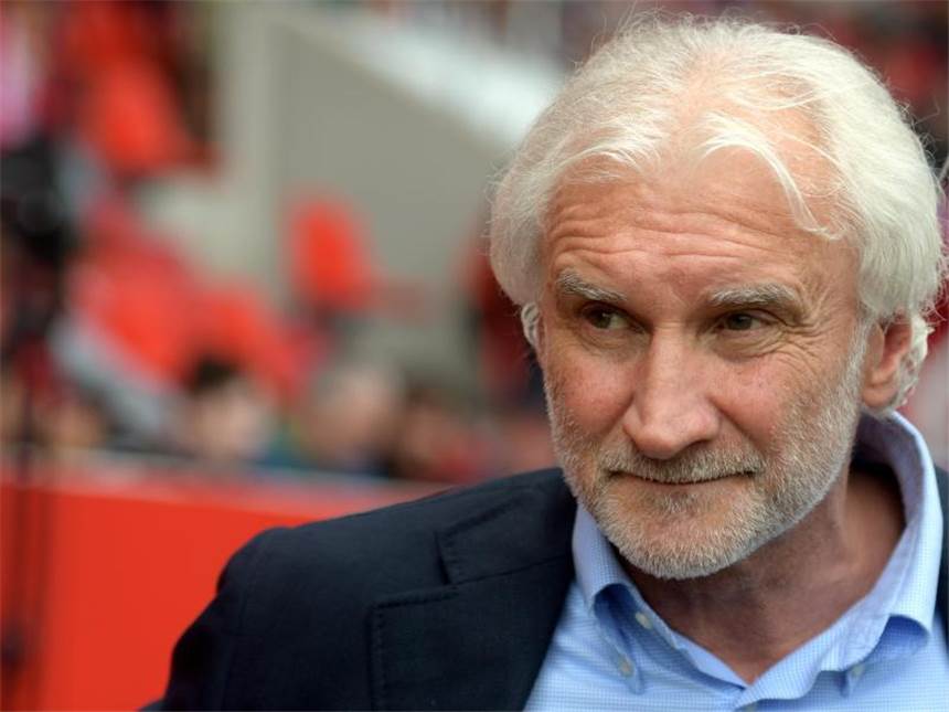 Leverkusen stärkt Schade und Völler den Rücken Bayer-Sportdirektor Rudi Völler bekommt den Rückhalt vom Leverkusener Gesellschafterausschuss. Foto: Stefan Puchner