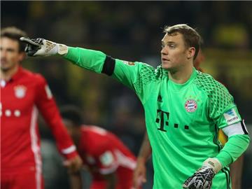 Bayern-Keeper Manuel Neuer sieht immer noch den BVB als Dauerrivalen an. Foto: Ina Fassbender