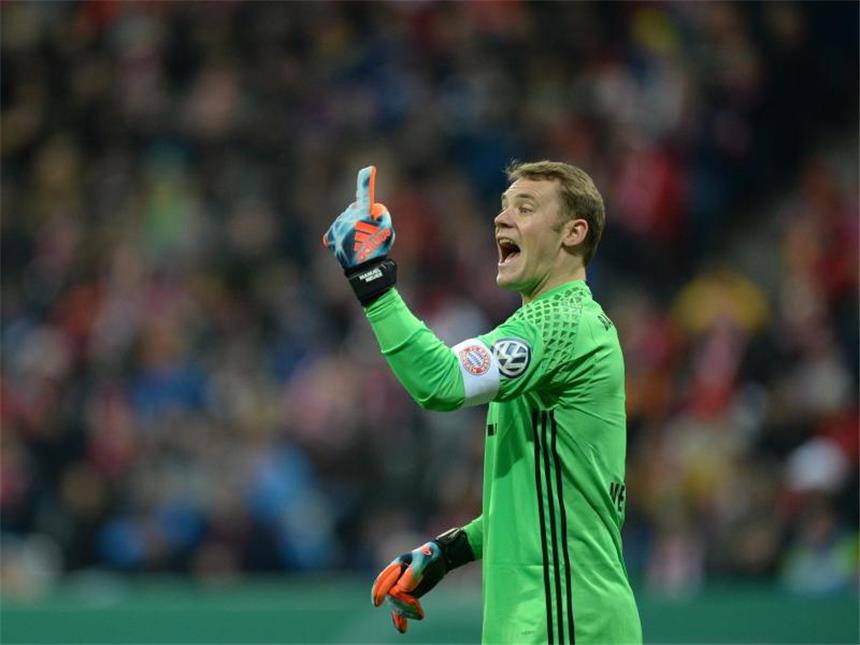 Comeback von Käpt'n Neuer - Bayern mit "besseren Beinen" Bayern-Torwart Manuel Neuer wird sein Comeback feiern. Foto: Andreas Gebert