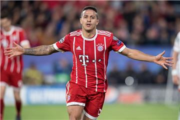 Bayerns Thiago bejubelt seinen Treffer zum 2:1.