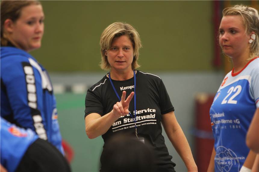 Coronavirus: Auch im Handball wird der Spielbetrieb eingestellt Beate Przybilla wird vorerst nicht mit ihrer Mannschaft in der Halle stehen.
