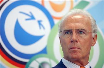 Beckenbauer erhielt 5,5 Millionen vom DFB. Laut seinen Anwälten habe er das Geld aber nicht für die WM 2006 oder für ein Ehrenamt erhalten.