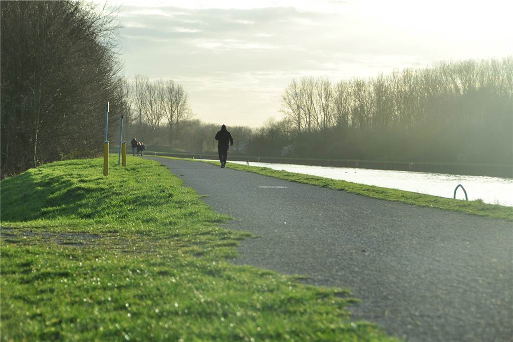 Beckinghausen von einer seiner schönsten Seiten: Rad- und Fußweg entlang des Datteln-Hamm-Kanals.