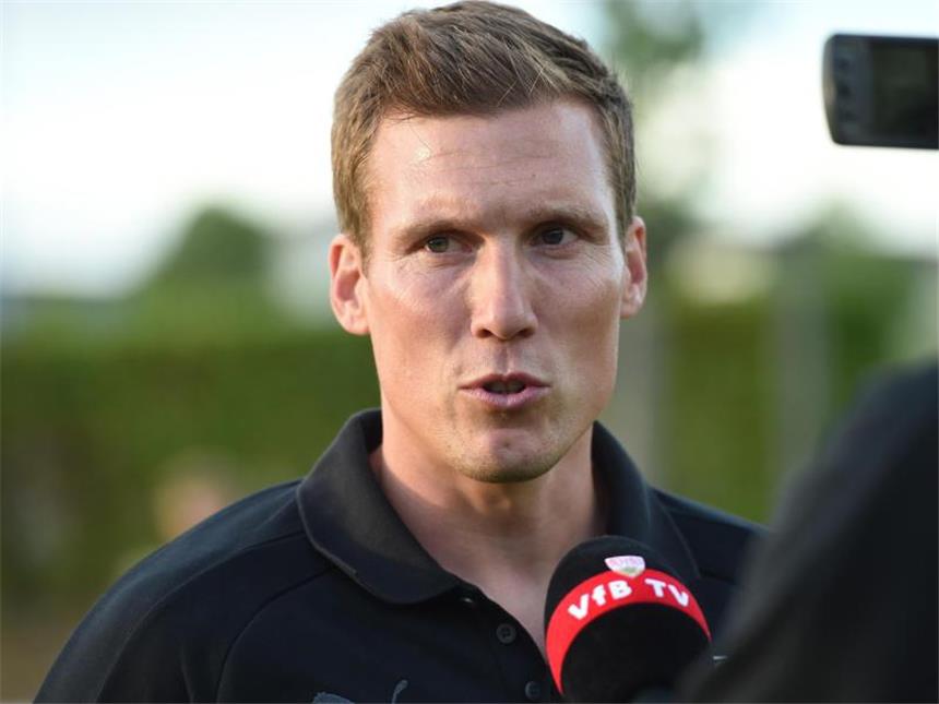Wolf zu Schindelmeiser-Abschied: "Krasse Entwicklung" Bedauert den Abgang von Sportvorstand Jan Schindelmeiser: VfB-Coach Hannes Wolf. Foto: Andreas Gebert