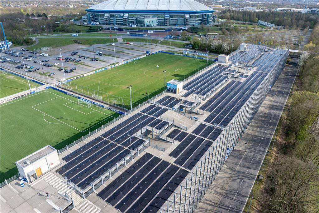 Schalke unter Strom: „Meilenstein erreicht“ Photovoltaikanlage auf Schalke, Foto vom April 2025