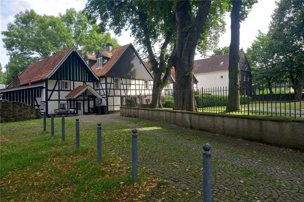 Befestigte Wege gibt es auf der Strecke auch.
