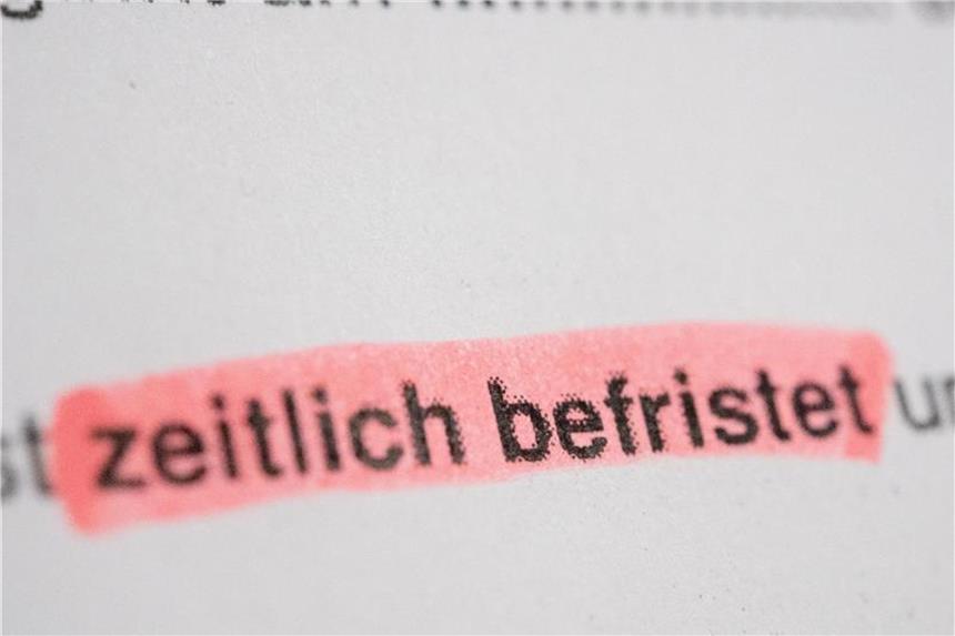 Was man über befristete Arbeitsverträge wissen muss Befristete Arbeitsverträge sind grundsätzlich zulässig. Foto: Karolin Krämer