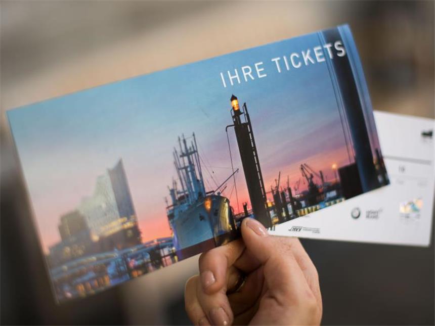 Ansturm auf Tickets für Elbphilharmonie Begehrt - ein Ticket für die Elbphilharmonie. Foto: Lukas Schulze