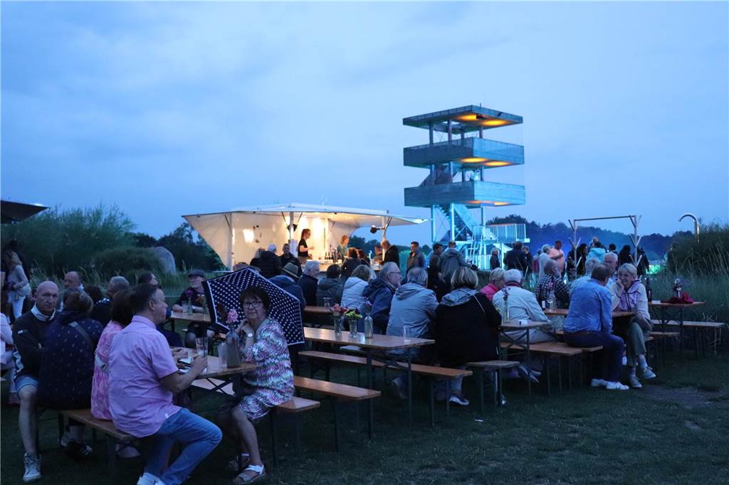 Begeisterte Besucher beim Summer Special mit Wolf Codera.