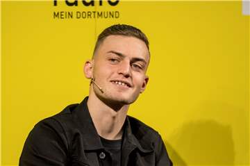 Bei „19.09 - der schwarzgelbe Talk“ stand BVB-Profi Jacob Bruun Larsen Rede und Antwort.