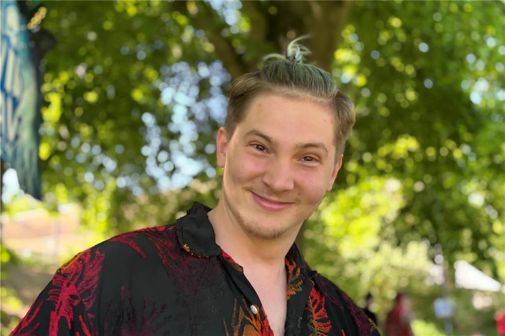 Besucher des Bürgerparks Maria Lindenhof in Dorsten am 1. Mai
