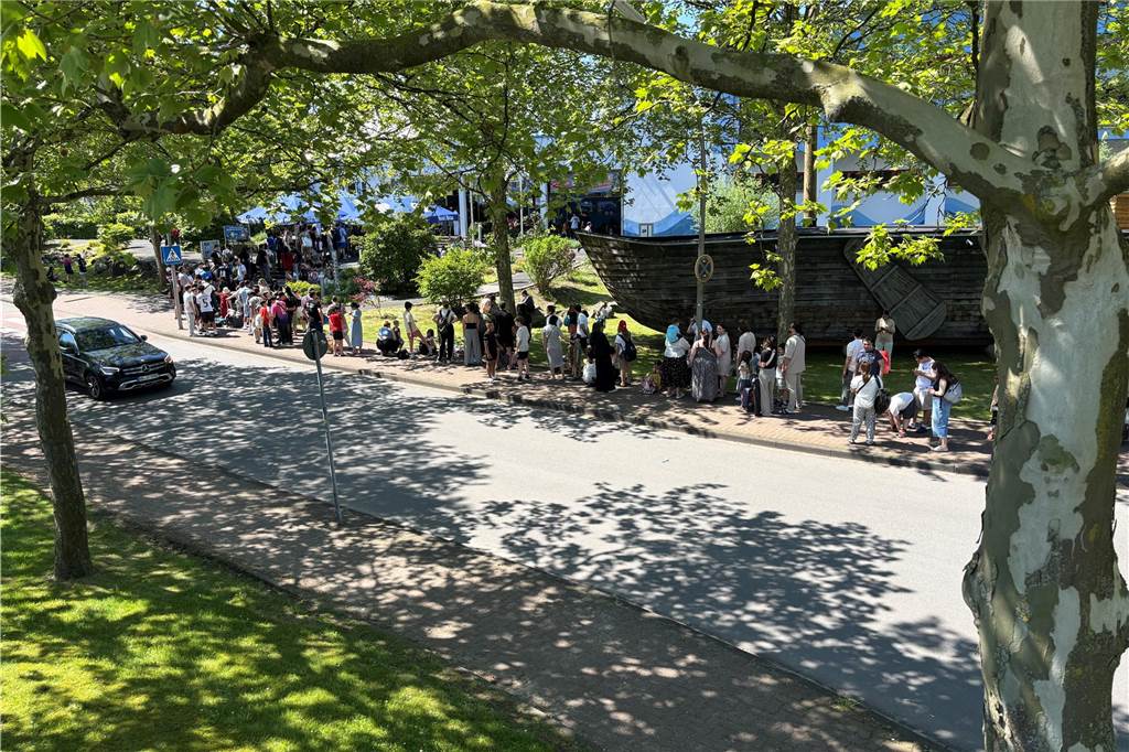 Besucher des Atlantis am 1. Mai