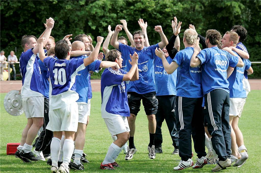 VfB Habinghorst wird mit Abstand die Nummer 1 der Stadt: Mit Wahnsinns-Erfolgsserie in die Landesliga Bei BW Huckarde feierte der VfB Habinghorst am 14. Mai 2007 den Landesliga-Aufstieg.