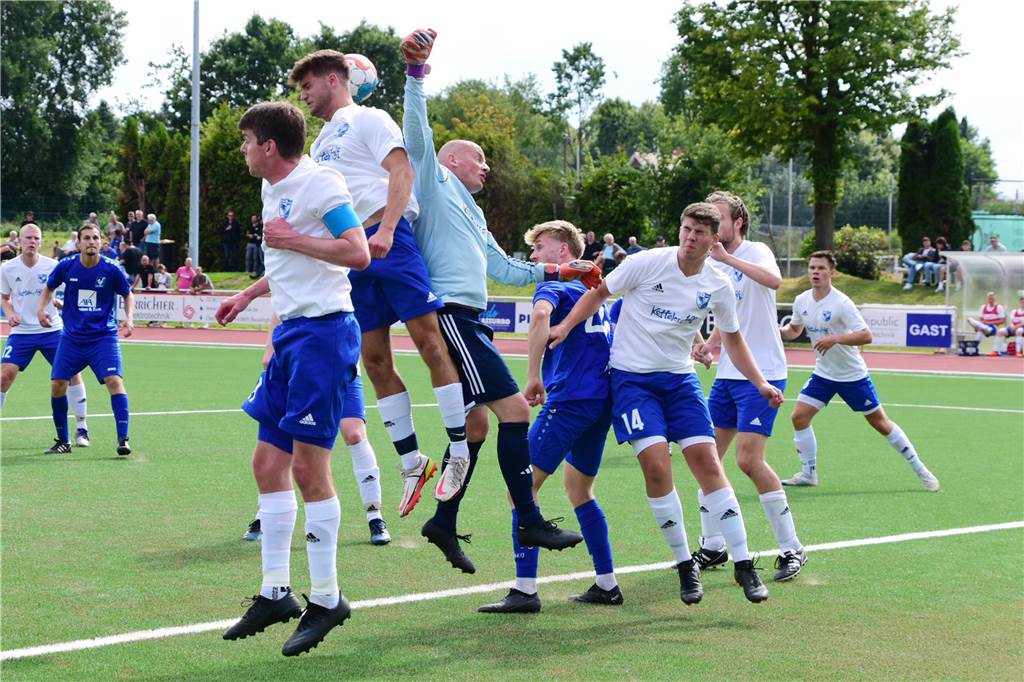 „Macht für uns keinen Sinn“: Unmut beim TuS Haltern über die Stadtmeisterschaft Bei BW Lavesum fehlten an den ersten zwei Spieltagen mehrere Spieler, unter anderem alle Torhüter. Schuld war das Parookaville, ein Festival, das mehreren Vereinen Probleme bereitete.