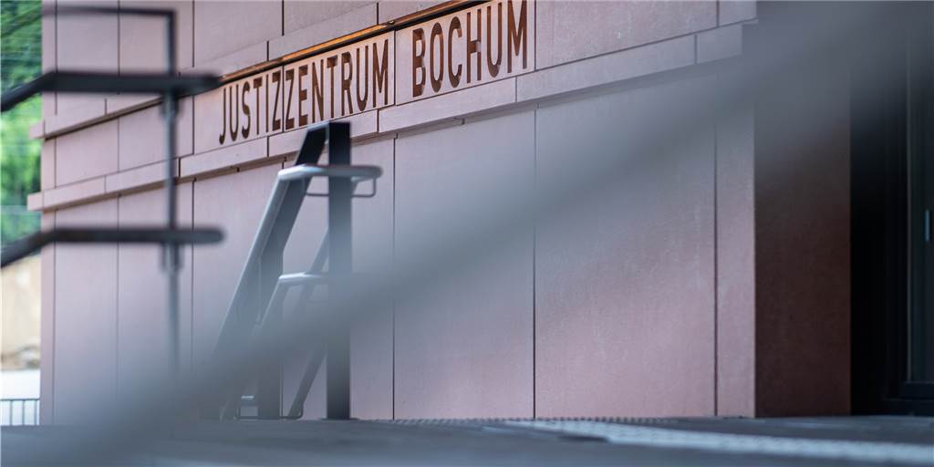 Baby tot: Ärztin und Hebamme stehen unter Verdacht Das Justizzentrum Bochum.