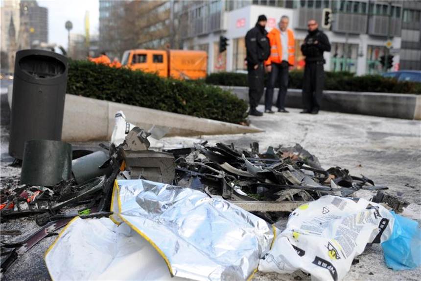 Neuer Prozess nach illegalem Autorennen unterbrochen Bei dem illegalen Autorennen war ein Mensch ums Leben gekommen, drei weitere Autoinsassen wurden schwer verletzt. Foto: Britta Pedersen