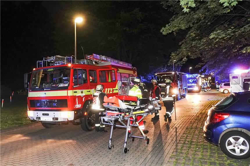 Kellerbrand im Mehrfamilienhaus: 25 Bewohner mussten evakuiert werden Kellerbrand Feuerwehr Dortmund Verraucht