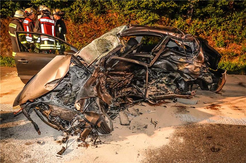 Bei dem schweren Verkehrsunfall auf der A45 bei Dortmund ist eine 26-Jährige ums Leben gekommen.