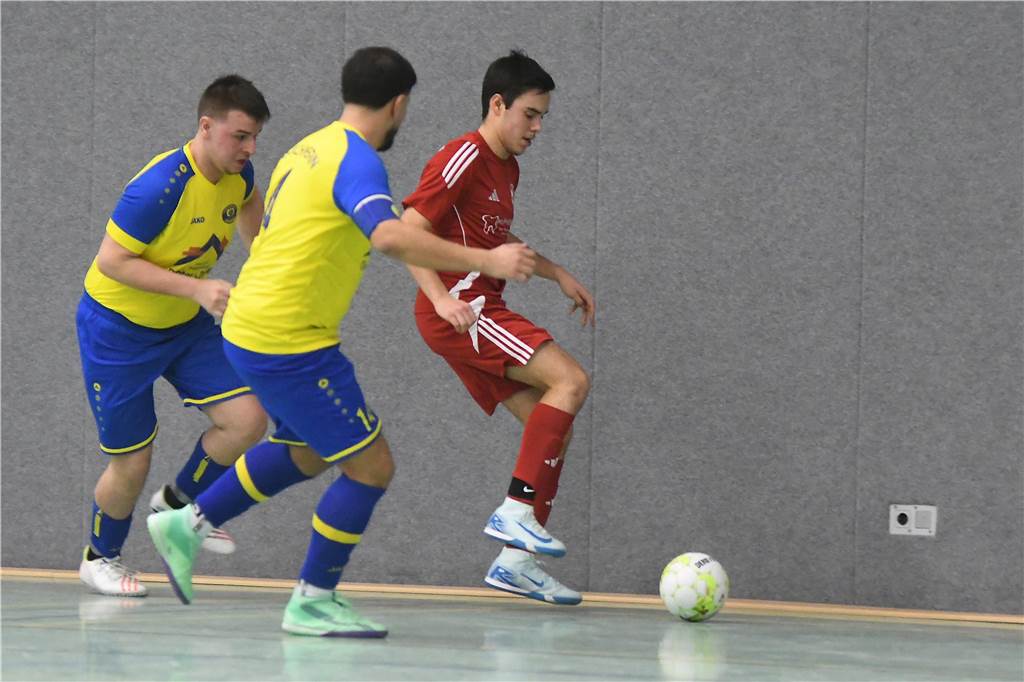 Drei Titel und stolze Eltern: Die besten Fotos vom Samstag der Junioren-Stadtmeisterschaft Bei den A-Junioren konnte ebenfalls der SV Wacker Obercastrop seinen Titel in der Halle verteidigen.