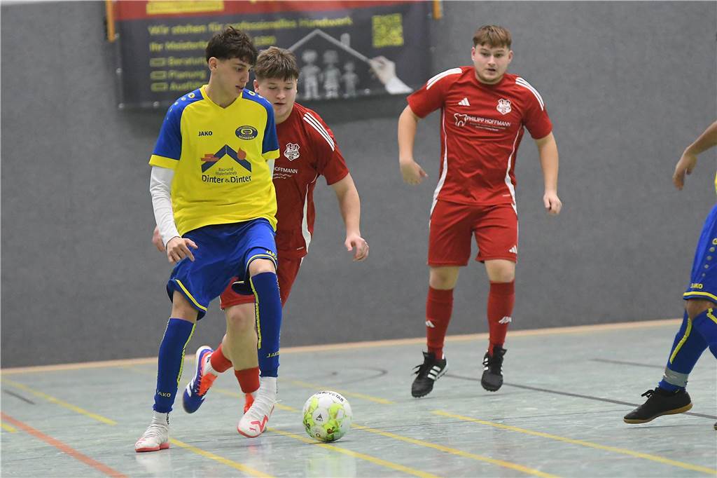 Drei Titel und stolze Eltern: Die besten Fotos vom Samstag der Junioren-Stadtmeisterschaft Bei den A-Junioren konnte ebenfalls der SV Wacker Obercastrop seinen Titel in der Halle verteidigen.