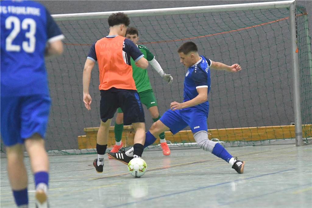 Drei Titel und stolze Eltern: Die besten Fotos vom Samstag der Junioren-Stadtmeisterschaft Bei den A-Junioren konnte ebenfalls der SV Wacker Obercastrop seinen Titel in der Halle verteidigen.